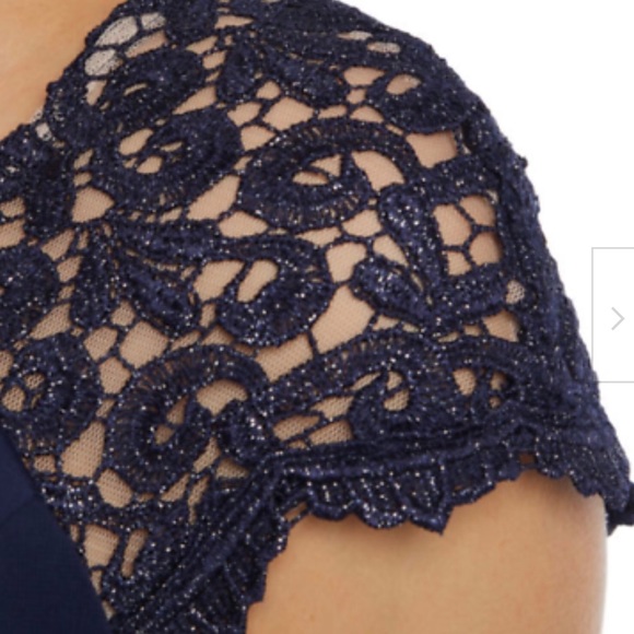 Navy formal dress, size 6 - Picture 3 of 7